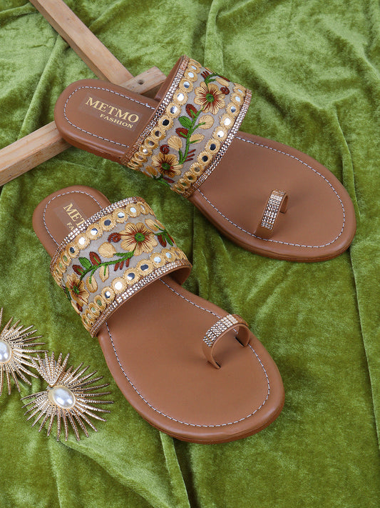 Metmo Women Ethnic Flat Sandals